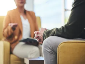 Mężczyzna podczas psychoterapii