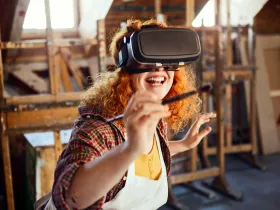 Malarka w goglach VR