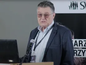 Prof. Andrzej Blikle podczas wykładu